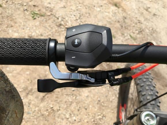 Il comando di variazione di velocità al manubrio