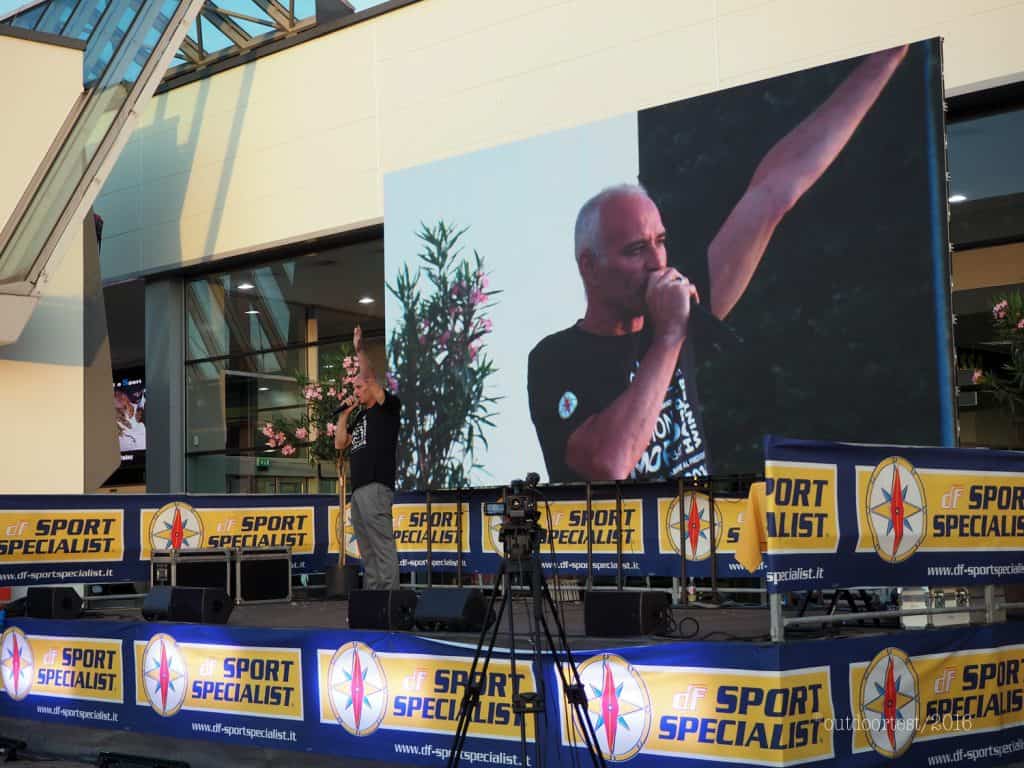 Pino Zamboni, braccio destro di Sergio Longoni introduce la serata del 7 luglio a Bevera di Sirtori