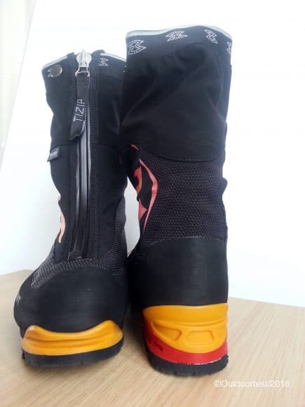 Profilo posteriore con ghetta allacciata