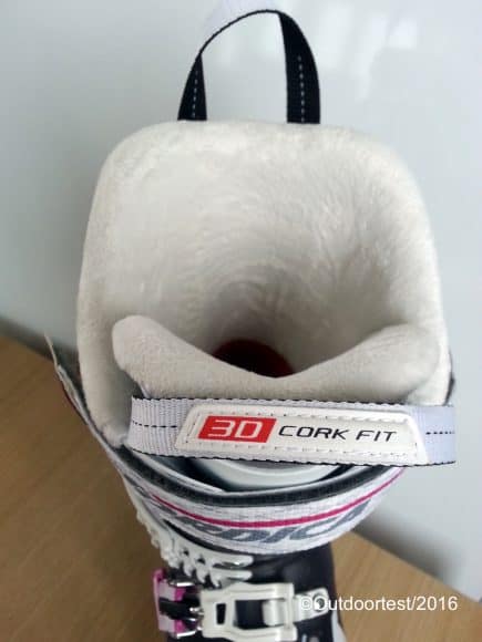 Morbida e calda, la scarpetta è imbottita con Primaloft