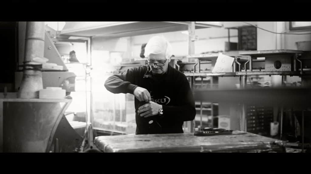 Mani sapienti in laboratorio