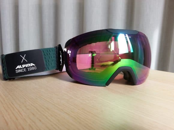 La lente sferica della maschera Pheos