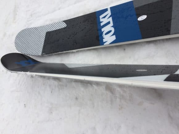 Völkl KENDO con fianchi dritti