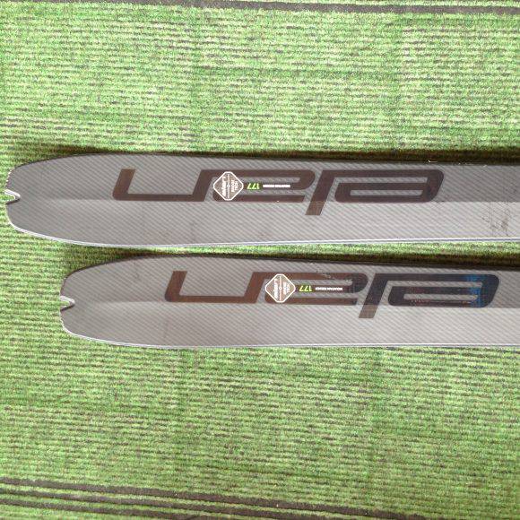 Grafica carbon dell'Elan Ibex 84 C XLT