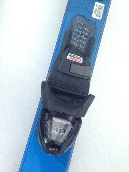 Puntale frontale dell'attacco Marker TLT 10 montato sul Blizzard Rawhide