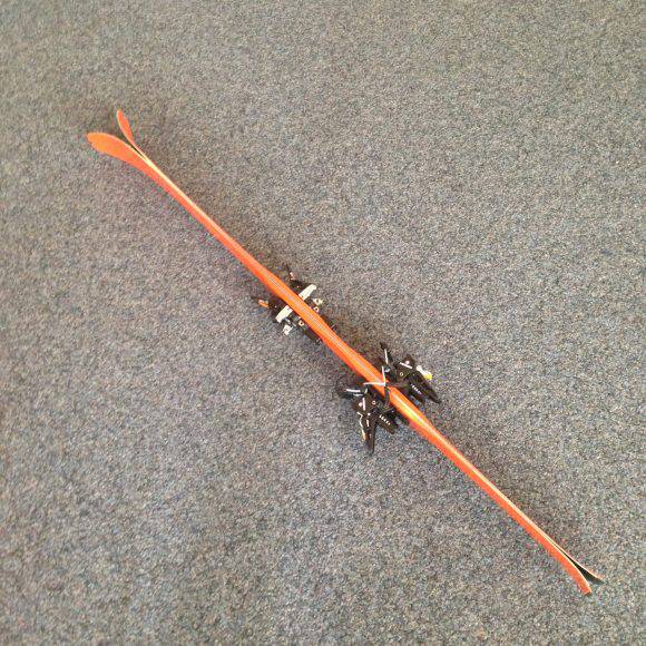 profilo laterale dell'Elan Ibex 94 C