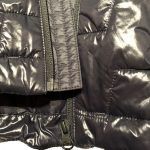 Helly Hansen Lifa Loft Insulator Jacket, la patella antivento al di sotto della zip YKK frontale
