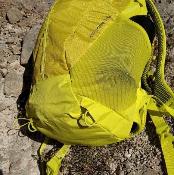 Tasca elastica laterale di facile accesso