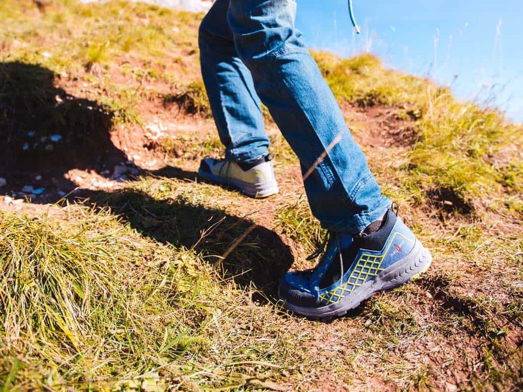 Scarpe da avvicinamento, caratteristiche e come sceglierle - outdoortest.it