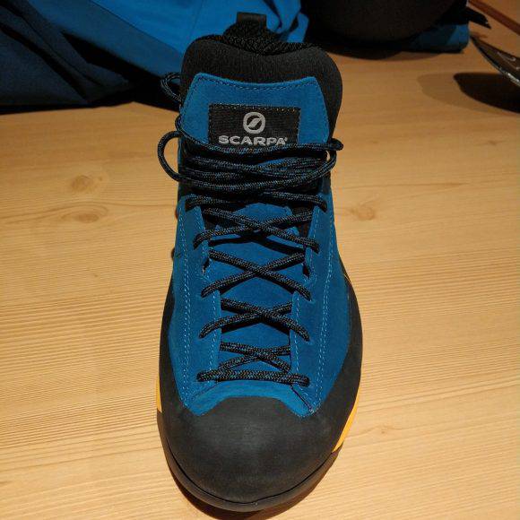 Vista frontale della SCARPA Mescalito GTX