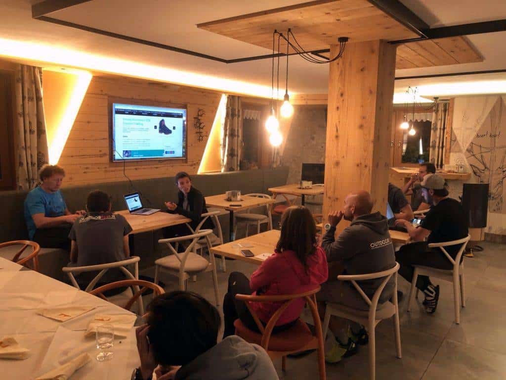 Letizia illustra ai tester come utilizzare al meglio il programma di gestione contenuti del sito