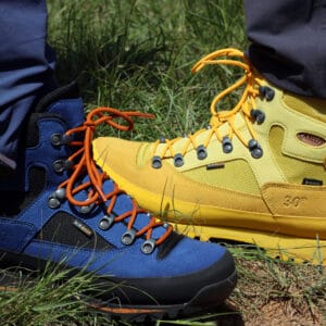 Aku Conero 30 Gtx nella versione blu "ambiente" e giallo "Vibram".