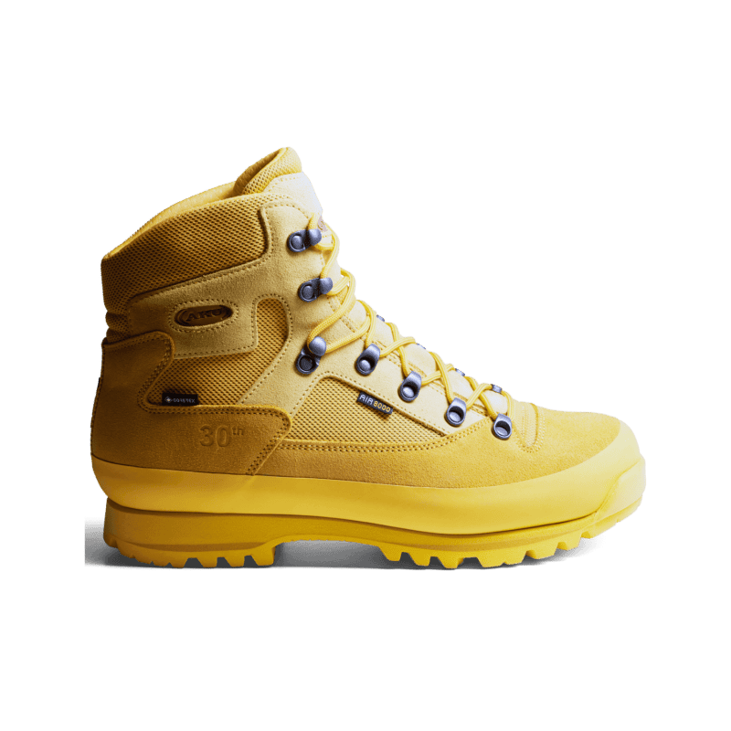 Aku Conero 30 GTX, edizione limitata con i colori emblematici di Vibram.