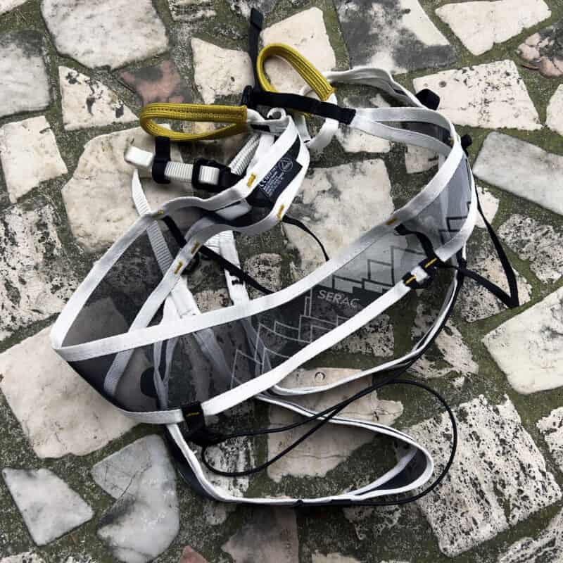 Singing Rock Serac, imbrago ultra leggero e comprimibile.