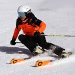 Azione carving di Sophie durante il test a Cervinia.