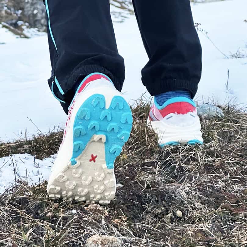 Terreno misto invernale, ghiacciato.