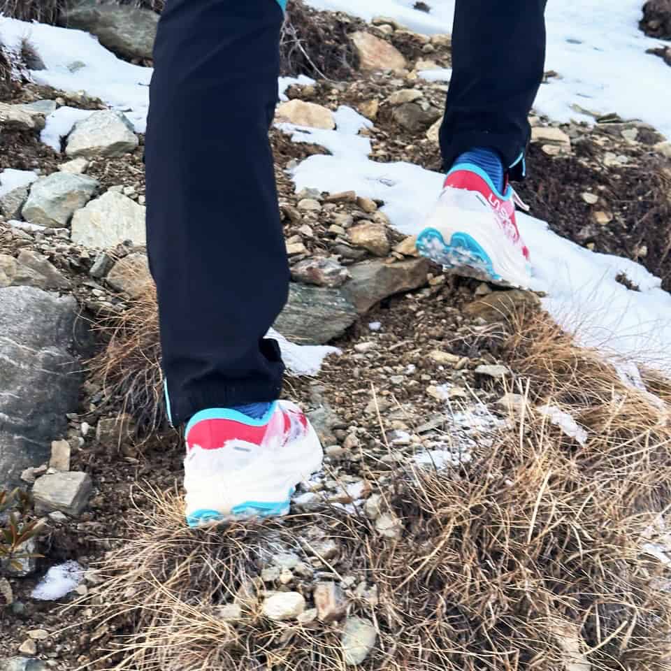 Presenza di sassi, superficie molto destabilizzante.