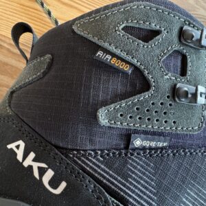 Aku Adapta Light GTX dettaglio del rinforzo e del logo