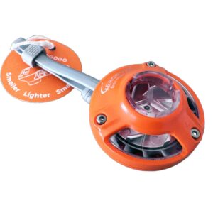 La Aerogogo GIGA PUMP Air vista da vicino, con il cavetto USB-C integrato.