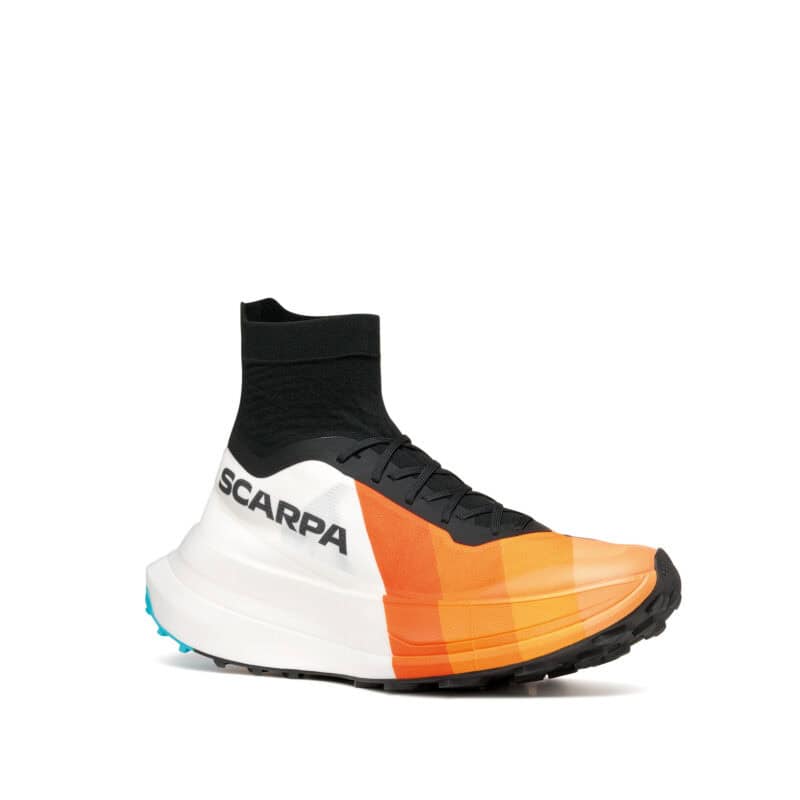 SCARPA Alien Ultra 2027 vista tre quarti, tomaia bianca e arancio con collare a calza nero