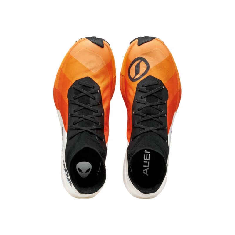 SCARPA Alien Sky 2027 vista dall'alto, allacciatura asimmetrica