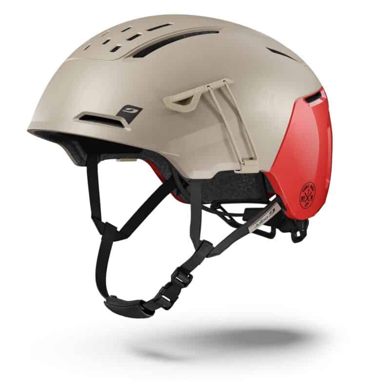 Casco Julbo Hailot LT in assetto scialpinismo senza paraorecchie
